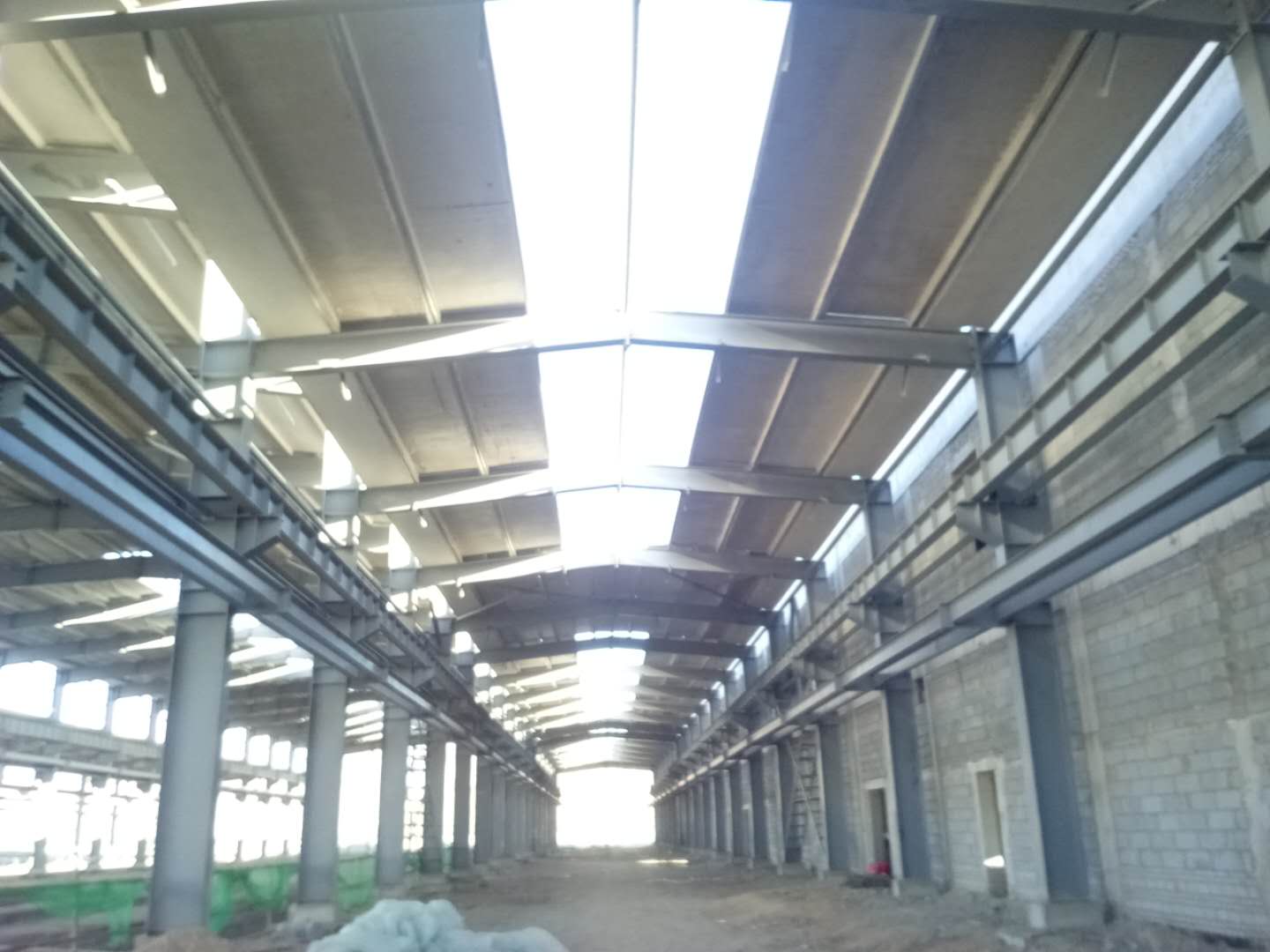 钢骨架轻型屋面板特点